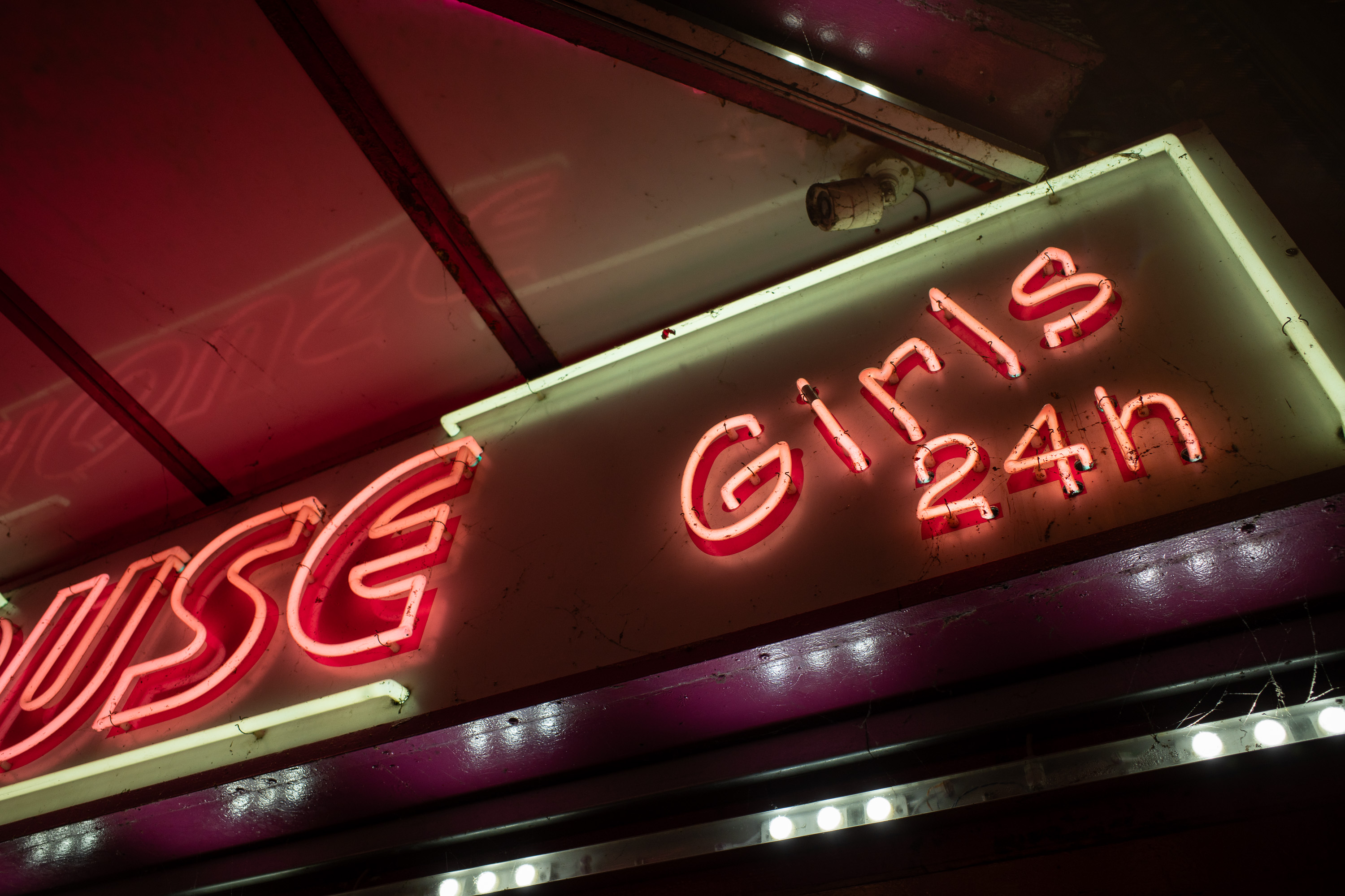 Requiem of neon nights